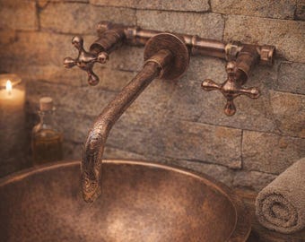 Miedziana bateria łazienkowa montowana na ścianie w stylu vintage – rustykalny kran umywalkowy w stylu retro