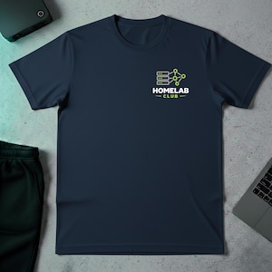 Koszulka Homelab Club | Minimalistyczna koszulka dla nerda technologicznego | Prezent dla samodzielnego hostingu DevOps