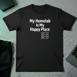 Divertente maglietta da homelab, nera unisex, maglietta per amministratore di sistema con rack per server, maglietta originale per nerd tecnologico, regalo per ingegnere di rete self-hosted, compleanno per geek Linux