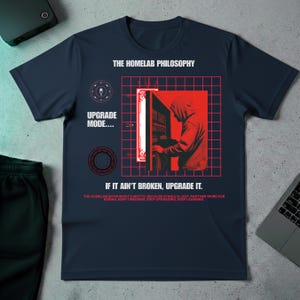 Puede incluir: Juego de tres tazas de cerámica con acabado mate moteado. Las tazas son de color crema, gris claro y gris oscuro. Cada taza tiene un diseño simple y minimalista, con un asa redondeada. Para café o té.