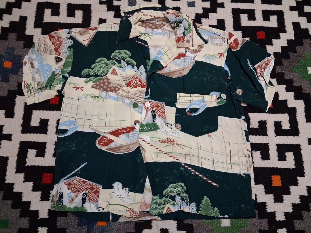 vintage-1940s-50s-made-in-japan-hawaiian-silk-souvenir-button-up