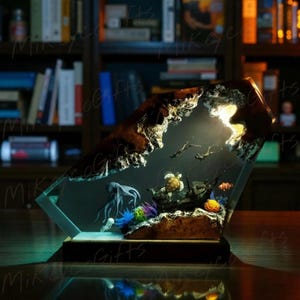 Handmade Resin Ocean Lamp, Octopus Divers Diorama, Wood Base Night Light
