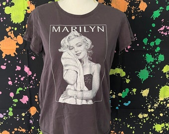 Marilyn Monroe Dark Gray Crew Neck T-shirt, Size Small