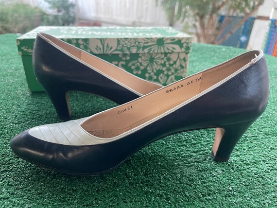 Vintage Salvatore Ferragamo 1970s Navy Blue and White Pumps Vintage High Heels Size 7 Etsy