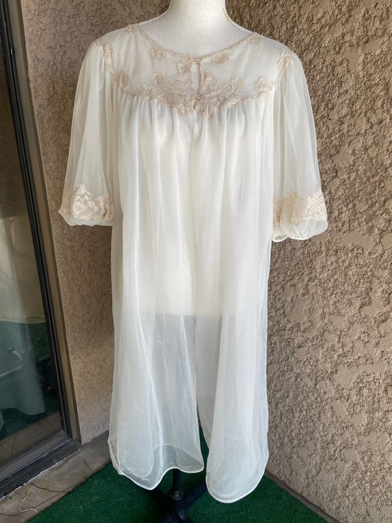 Vintage Kayser 1960s White Chiffon Peignoir Robe, 