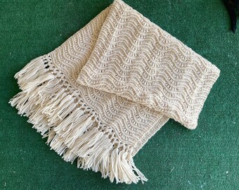 Vintage 1970s Hand knit Beige Shawl, Large Hand Knit Scarf