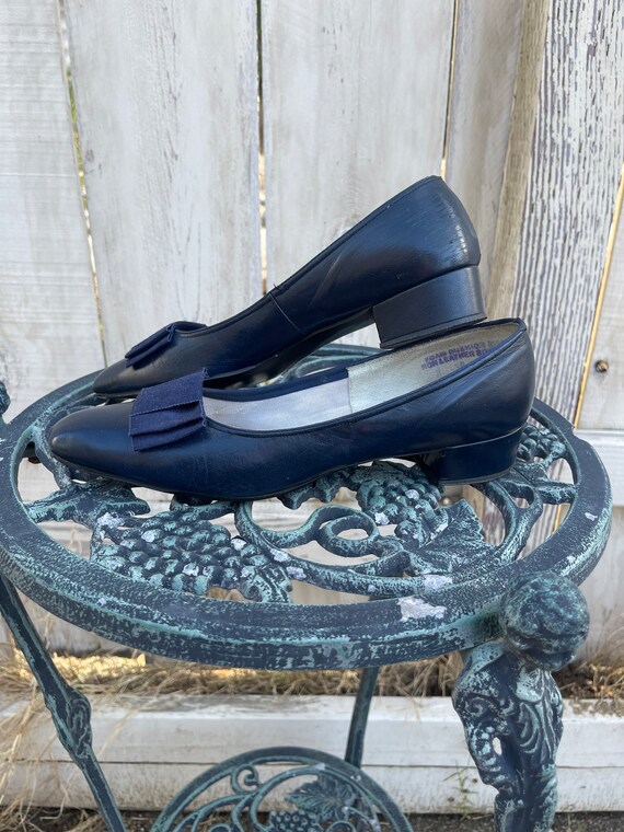 navy blue vintage heels - Gem