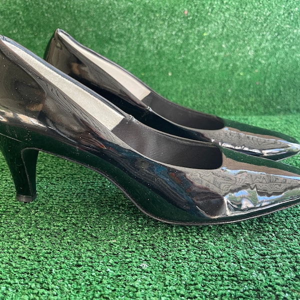 Vintage 70s Black Patent Leather Pumps, Black Vintage Heels, Size 7