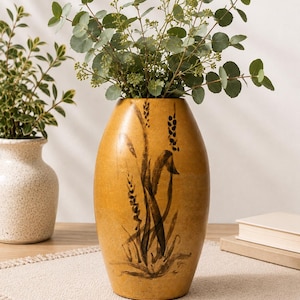 Vintage signerad Studio keramikvas | Handmålad botanisk stengods | 26 cm stor hantverkskeramisk vas | Samlare av keramik
