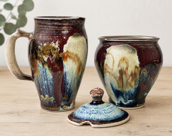 Vintage gesigneerde studiokeramiek melkkannetje en suikerpotje set | Handgemaakt keramiek met druppelglazuur | Bordeauxblauw kunstkeramiek | Rustieke keukendecoratie