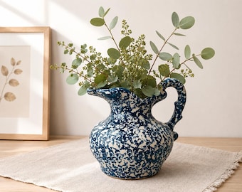 Dzbanek z ceramiki McCoy Pottery Spongeware | Niebiesko-biały dzbanek do mleka z kamionki | Rustykalna półka kuchenna w stylu rustykalnym | Dekoracja ślubna