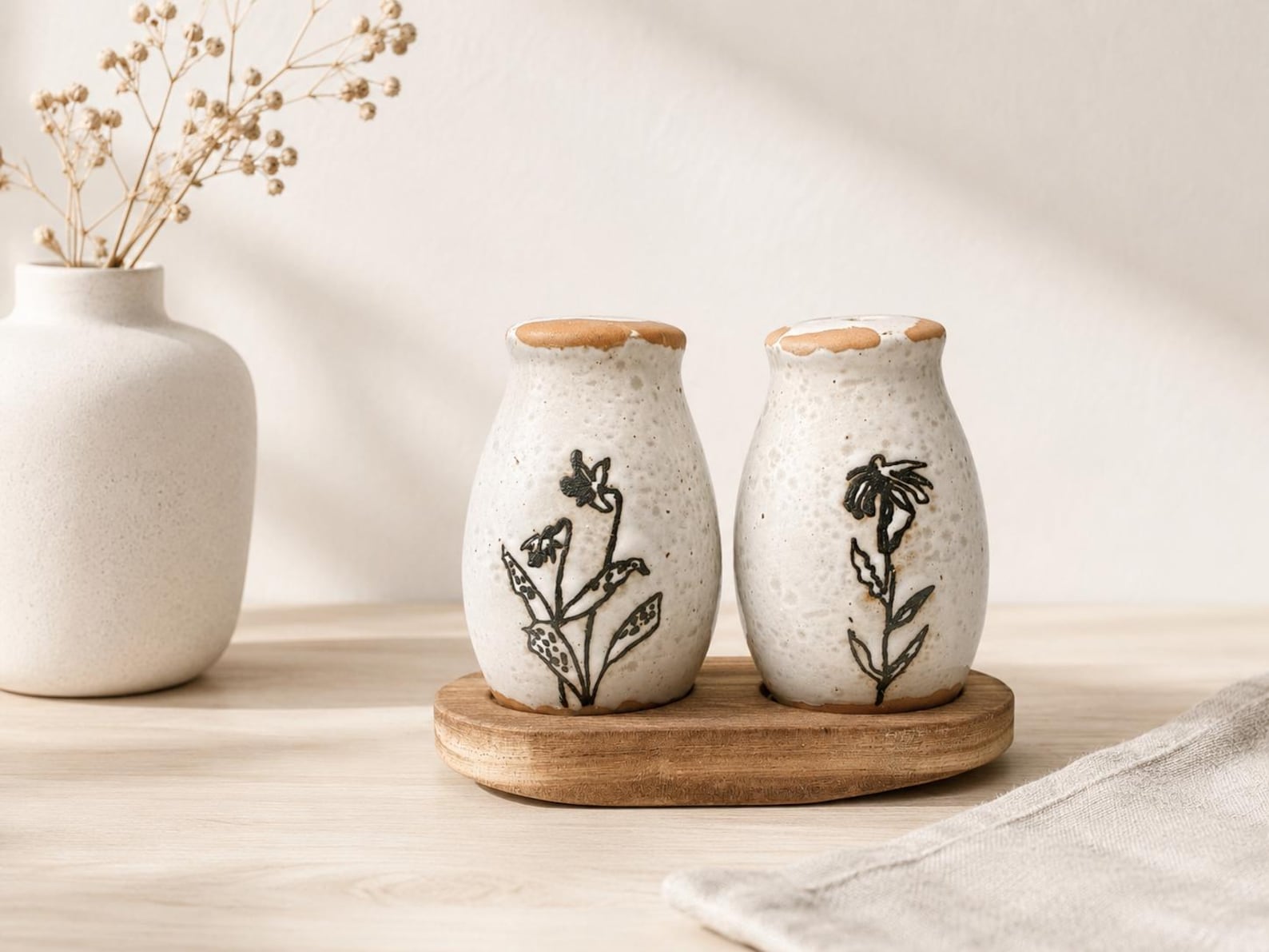 Vintage Handmade Studio Pottery Salt & Pepper Shakers with Wooden Tray | Rustic Floral Ceramic Kitchen Decor | Cottagecore Farmhouse Set