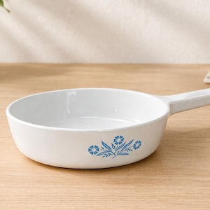 Sartén Corning Ware con mango / Diseño vintage de aciano azul / Cacerola pequeña retro / Decoración de utensilios de cocina de estilo rústico