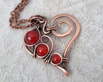 Heart pendant with red Jade. Symbol of love and fidelity. Wire-wrapped pendant. A simple pendant. Valentine's Day gift