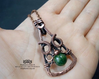 Green Dragon vein agate pendant Wire wrapped pendant Hammered copper pendant Antique copper necklace Crackle agate Boho Amulet Simple