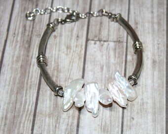 White Biwa Pearl Bracelet, Freshwater pearl bracelet, Beige bracelet, Organic Bracelet