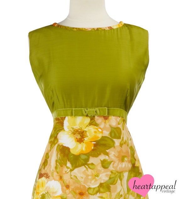 Vintage 1970s 60s Dress // Green Yellow Velvet Fl… - image 2