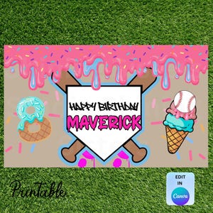 Puede incluir: Un letrero de cumpleaños imprimible con un tema de béisbol, con una combinación de colores rosa y azul. El diseño incluye una pelota de béisbol, un helado, una rosquilla y el texto "Happy Birthday Maverick". El letrero está decorado con chispas y glaseado goteando.