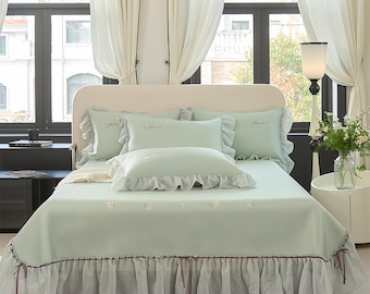 Juego de falda de cama verde bordada, juego de ropa de cama de 3 piezas, elegante falda de cama, decoración suave para el dormitorio