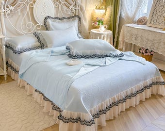 Französische Spitze & Hautfreundliche Baumwolle Blau Bettwäsche-Set - PE-Gewebe Luxus Schlafzimmer Bett-Rock-Ensemble