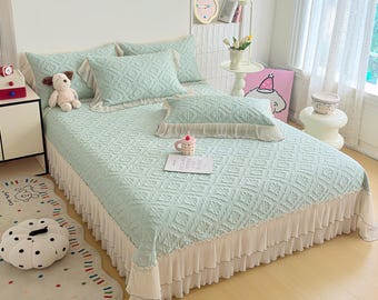 Diamond Pattern Polyester-Cotton Quilted Bed Skirt Set, Pastoral Style