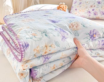 Floral Summer Cooling Quilt, Lightweight Air Conditioning Blanket