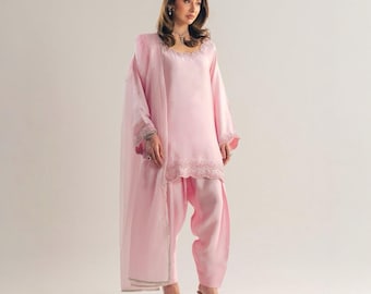 Conjunto de traje de tres piezas de seda premium, vestido bordado a mano, atuendo de boda pakistaní, ropa elegante para fiestas, ropa de lujo discreta.