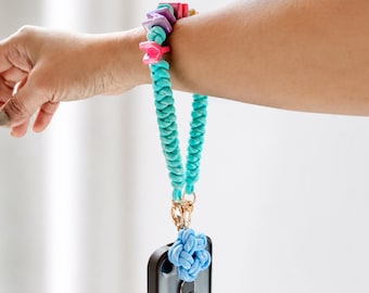 Gepersonaliseerde polsband van paracord met grote letters en kralen, kleurrijke telefoonkoord, Y2K-armband voor meisjes, halsband met riem voor hondenbezitters
