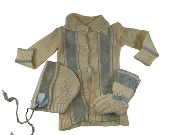 Vintage handstickad babytröja med krämblå metallic kofta, 3 delar