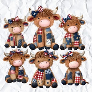 Puede incluir: Seis ilustraciones de vacas highland marrones y esponjosas dispuestas en dos filas. Cada vaca presenta un cuerpo estilo patchwork con patrones rojos, blancos y azules, incluyendo estrellas y cuadros, y lleva un lazo patriótico a juego.