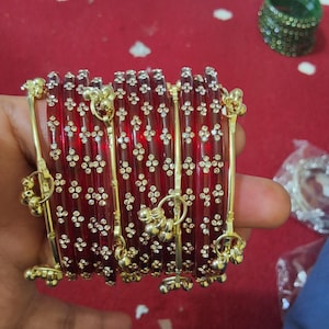 Rubinröd Jingle Armring Set | Stenprydda Indiska Armringar | Traditionella Brudsmycken |