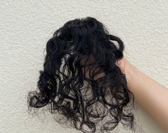 Piezas de cabello humano virgen hechas a mano con parte superior rizada negra con encaje en forma de V