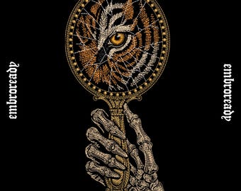 Diseño de bordado gótico con espejo ojo de tigre, arte oscuro de mano de esqueleto (archivos PES, DST, JEF)