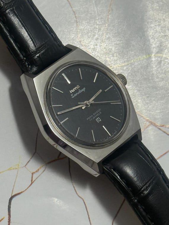 Vintage HMT Sandeep Mechanical Watch: Black Dial, 17 Jewels View 4