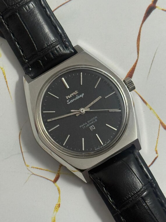Vintage HMT Sandeep Mechanical Watch: Black Dial, 17 Jewels View 2