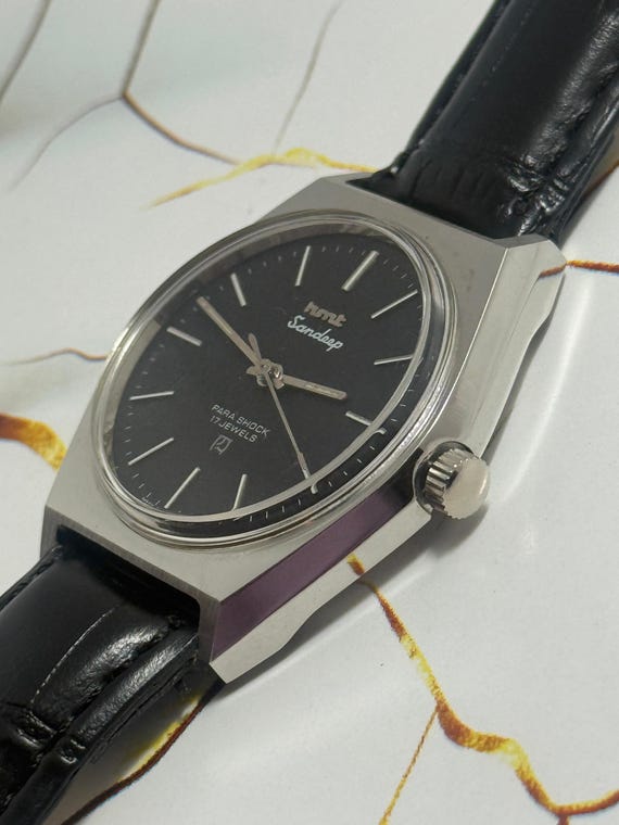 Vintage HMT Sandeep Mechanical Watch: Black Dial, 17 Jewels View 6