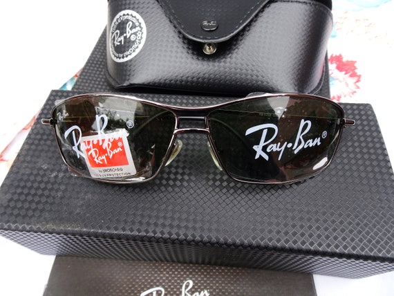 Ray Ban Sun Glasses in box