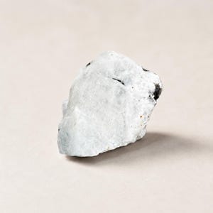 Large Beginner Crystal Kit, 10 Raw Crystals Set, Natural Mixed Stone Collection with Bamboo Tray, 1kg Crystal Gift Set image 5