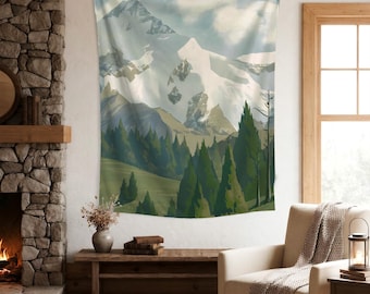 Arazzo con montagna innevata e foresta, arazzo da parete con pineta, decorazione estetica naturalistica, paesaggio alpino sereno, per l'arredamento del soggiorno.