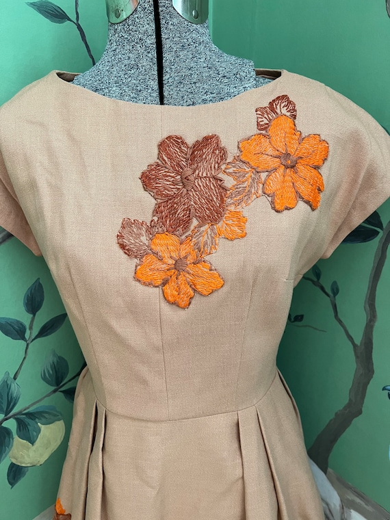1960s Tan Fall Autumn Floral embroidered dress - image 2
