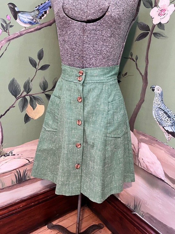 1960s Mini Green mod skirt with wooden buttons - image 1