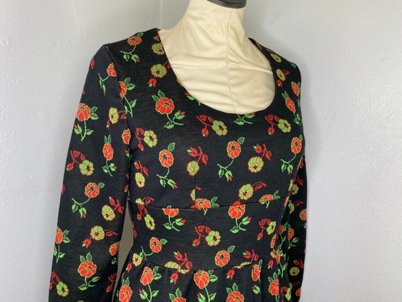 Floral 1970s polyester stretch dress - image 4