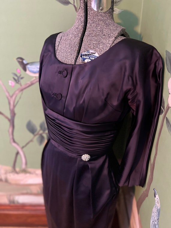 1960s Navy Satin Wiggle Cocktail Dress - image 2