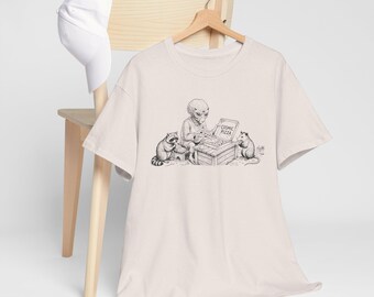 Vintage Alien Shirt | Funny Alien Tee | Retro Alien Graphic Shirt | Alien And Raccoon