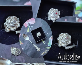 Silver-plated metal ring inlaid with a crystal (Roseline)
