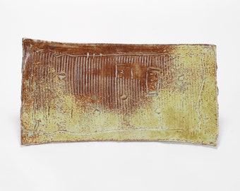 Dienblad van matkoper glanzend steengoed, keramisch bord voor charcuterie