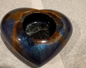 Tealight heart candle holder