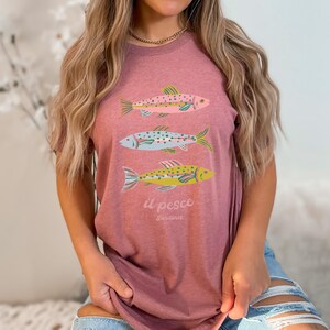 Trendy foodie art t-shirt
Mediterranean style beach outfit graphic
Vintage Italian graphic tee