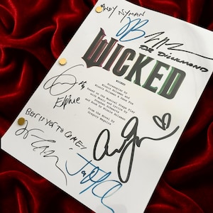 Wicked Merchandise, Movie Script, Birthday Gift, Movie Lovers Gifts, Musical, Film Script, Screenplay, Ariana Grande, Autograph, Memorabilia