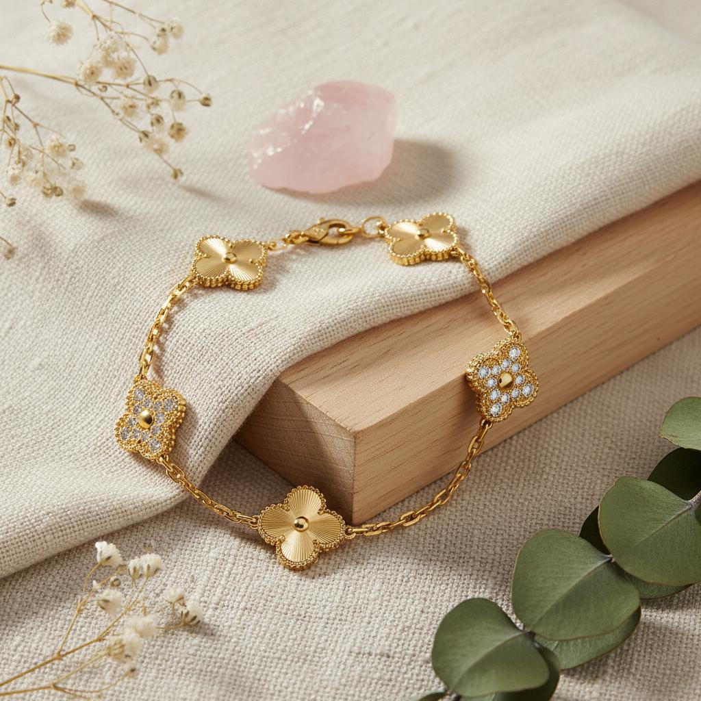 Van cleef gold alhambra bracelet - Etsy 日本
